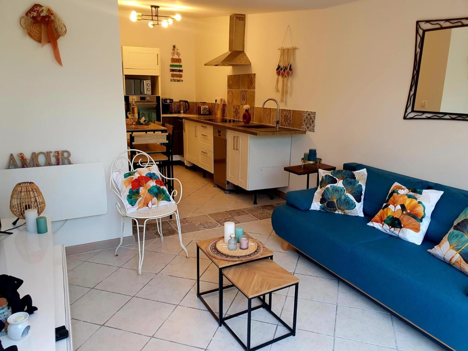 Location De Vacances T2 Non Loin D'Aix Et Marseille Pourrieres Exterior photo